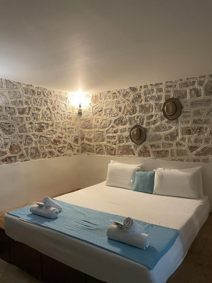 Marina Castellana Studios II Chalki Town Buitenkant foto