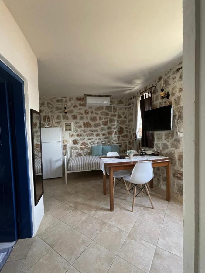 Marina Castellana Studios II Chalki Town Buitenkant foto